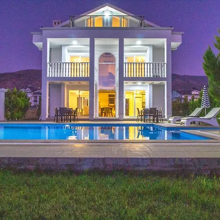 Villa Sahra Villa *